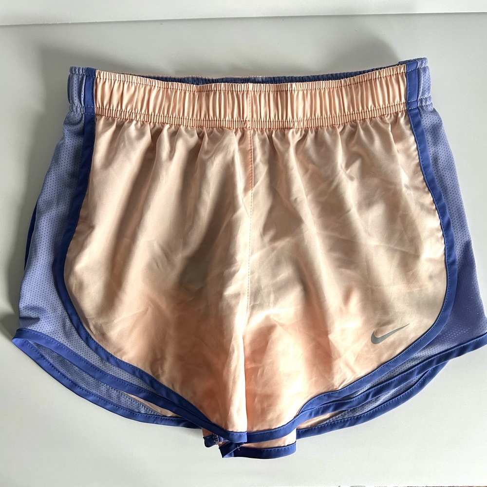 🍒NWT Nike Women’s Running Shorts Peach/Lavender. Size: XS